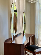 Load image into Gallery viewer, Frystark Dressing Table with Stool