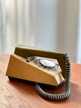 Load image into Gallery viewer, Vintage Dial Trimphone