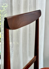 Load image into Gallery viewer, Mid-Century Dining Set - Oval & 6 Chairs