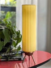 Load image into Gallery viewer, Retro Table Lamp