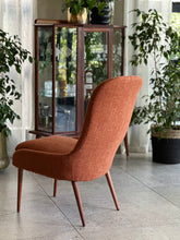 Load image into Gallery viewer, Retro Occasional Chair
