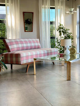 Load image into Gallery viewer, Retro Sleeper Couch / Daybed