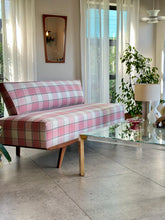 Load image into Gallery viewer, Retro Sleeper Couch / Daybed