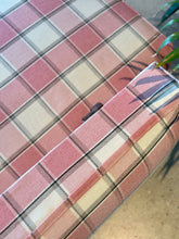 Load image into Gallery viewer, Retro Sleeper Couch / Daybed