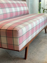 Load image into Gallery viewer, Retro Sleeper Couch / Daybed