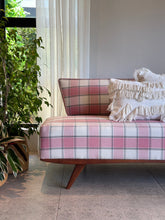 Load image into Gallery viewer, Retro Sleeper Couch / Daybed