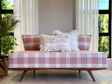 Load image into Gallery viewer, Retro Sleeper Couch / Daybed