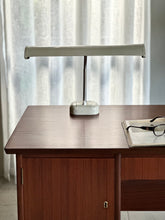 Load image into Gallery viewer, Retro Cream Desk Lamp
