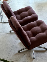 Load image into Gallery viewer, Pair of Retro Lounge Chairs