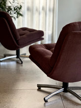 Load image into Gallery viewer, Pair of Retro Lounge Chairs