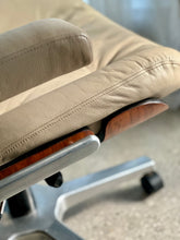 Load image into Gallery viewer, Vintage Stoll Giroflex Leather Chair