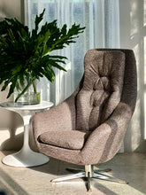 Load image into Gallery viewer, Retro Zodiac Swivel Chair With Footstool