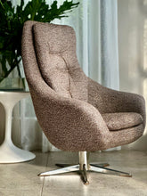 Load image into Gallery viewer, Retro Zodiac Swivel Chair With Footstool