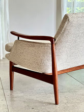 Load image into Gallery viewer, Mid-Century Finn Juhl-Style Couch