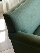 Load image into Gallery viewer, Vintage Style Classic Couch