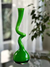 Load image into Gallery viewer, Swing Vase