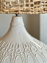 Load image into Gallery viewer, Retro Table Lamp