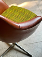 Load image into Gallery viewer, Retro Zodiac Swivel Chair