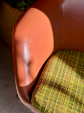 Load image into Gallery viewer, Retro Zodiac Swivel Chair