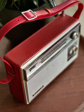 Load image into Gallery viewer, Vintage Sanyo Radio