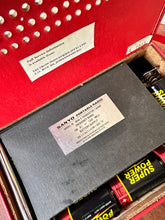 Load image into Gallery viewer, Vintage Sanyo Radio