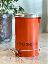 Load image into Gallery viewer, Retro Pedal Bin