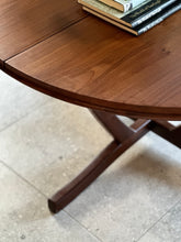 Load image into Gallery viewer, Vintage Dining Set