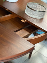 Load image into Gallery viewer, Vintage Dining Set