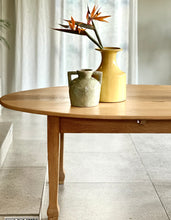 Load image into Gallery viewer, Vintage Oval Oak Dining Table