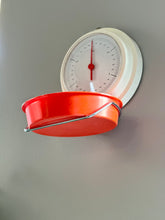 Load image into Gallery viewer, Vintage 1970s Scale
