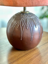Load image into Gallery viewer, Retro Table Lamp