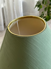 Load image into Gallery viewer, Retro Style Table/Bedside Lamp