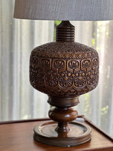 Load image into Gallery viewer, Retro Table Lamp