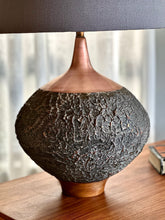 Load image into Gallery viewer, Retro Table Lamp