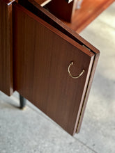 Load image into Gallery viewer, Bifold Doors