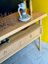 Load image into Gallery viewer, Retro Console Table / Server