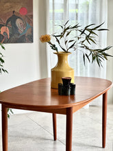 Load image into Gallery viewer, Mid-Century Meredew Extendable Dining Table