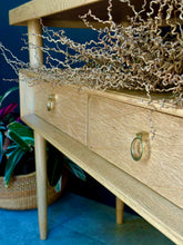 Load image into Gallery viewer, Retro Console Table / Server