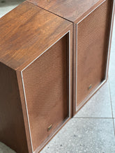 Load image into Gallery viewer, Pair of Vintage Pioneer CS-33 Speakers