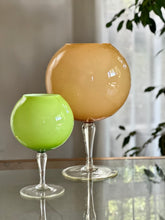 Load image into Gallery viewer, Balloon Shaped Art Glass Vase