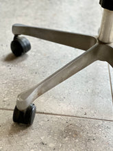 Load image into Gallery viewer, Rolling office chair by Horizon