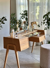 Load image into Gallery viewer, Mid-Century Oak Dressing Table