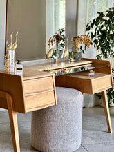 Load image into Gallery viewer, Mid-Century Oak Dressing Table