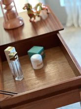 Load image into Gallery viewer, Frystark Dresser - Liftable Storage