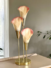 Load image into Gallery viewer, Calla-Style Lilly Table Lamp - Three Stem