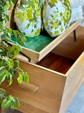 Load image into Gallery viewer, Retro Oak Kist