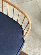 Load image into Gallery viewer, Ercol Mid-Century Studio Couch / Daybed