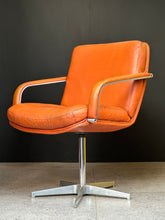 Load image into Gallery viewer, Vintage "Geoffrey Harcourt" Artifort Swivel Chair