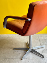 Load image into Gallery viewer, Vintage "Geoffrey Harcourt" Artifort Swivel Chair
