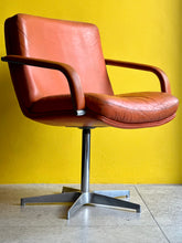 Load image into Gallery viewer, Vintage "Geoffrey Harcourt" Artifort Swivel Chair